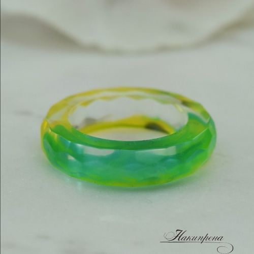 пръстен в жълто, синьо и зелено