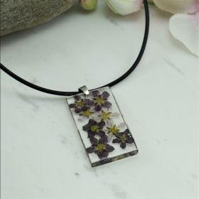 колие Лилави цветя 