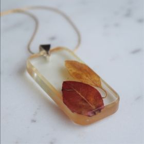 колие от смола "Есенни листа"